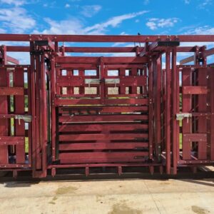 Tronco de contenção com 2 Cabines Veterinárias - Brete - modelo americano